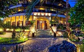 Nepheli Hotel